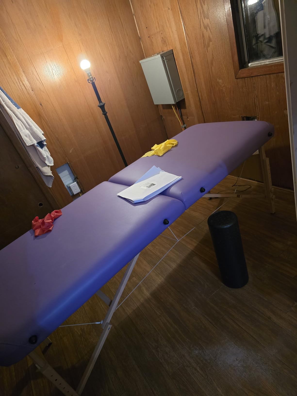 Saloniture Basic Portable Folding Massage Table - Black customer photo 1