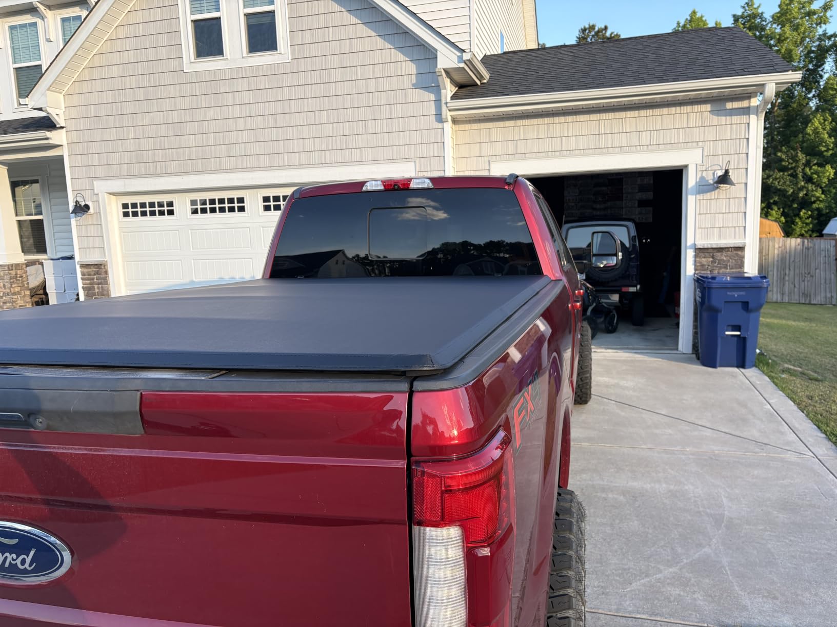 Tyger Auto T3 Soft Tri-fold Truck Bed Tonneau Cover Compatible with 2017-2026 Ford F-250 F-350 Super Duty | 6.75' (82