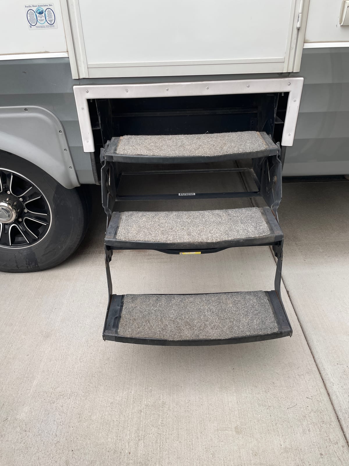 GLOWSTEP Revolution-4 Step 22.25IN customer photo 2