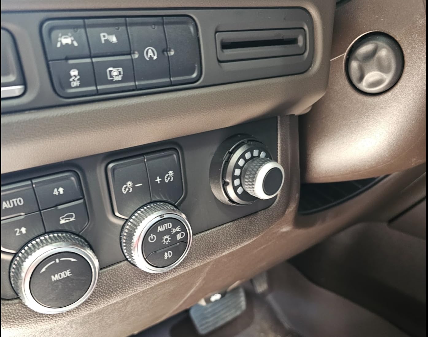 CURT 51170 Spectrum Proportional Trailer Brake Controller, Dash-Mount Knob customer photo 2