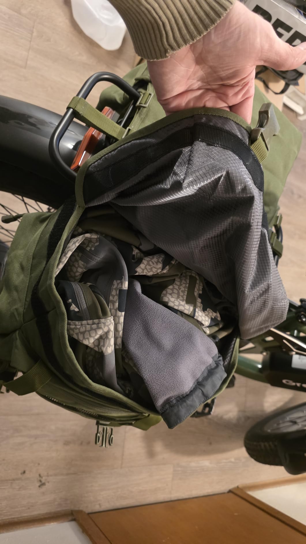 50L Panniers Bike Bags, Waterproof Bike Panniers Made of High-Density 600D Polyester for Durable Use, Bike Saddle Bag come with Reflective Trim and Rain Cover, Easy Organize in 7 inch Rack customer photo 1