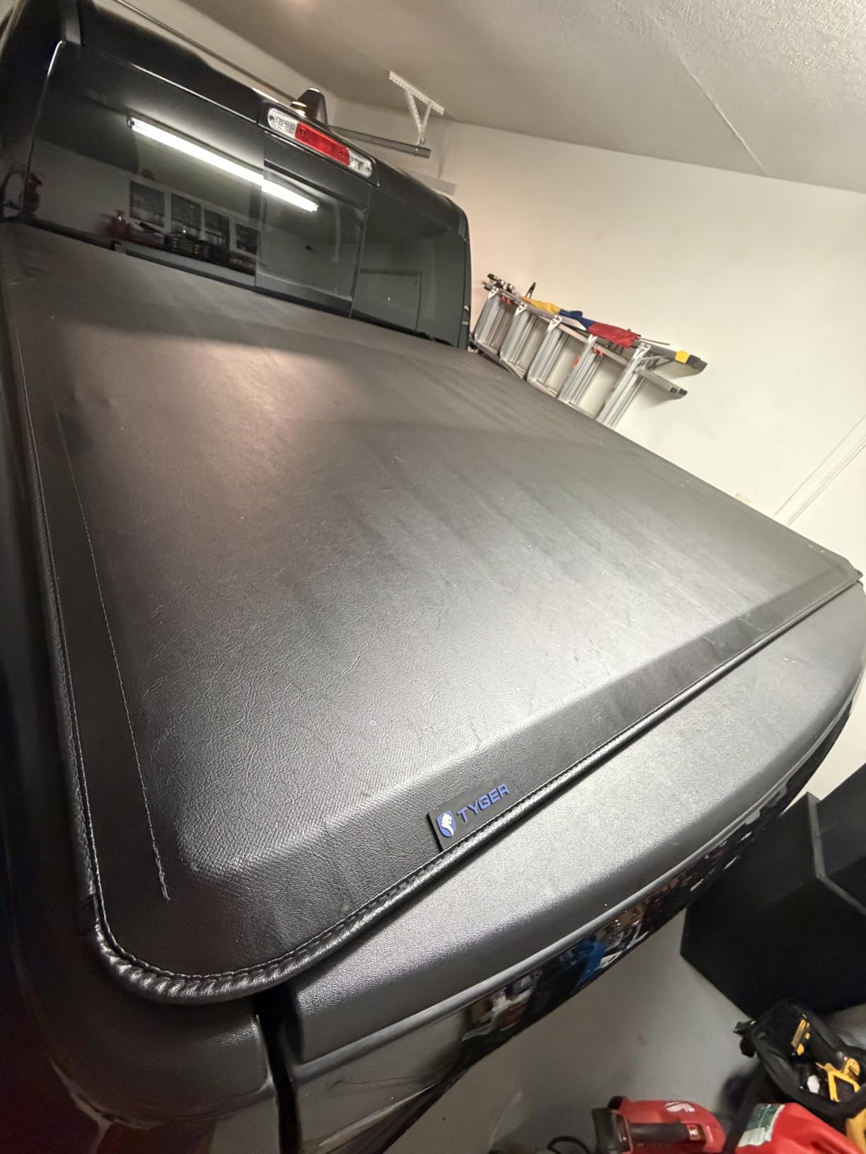 Tyger Auto T1 Soft Roll-up Truck Bed Tonneau Cover Compatible with 2019-2026 Ram 1500 (Not Fit 19-24 Classic) | 5'7