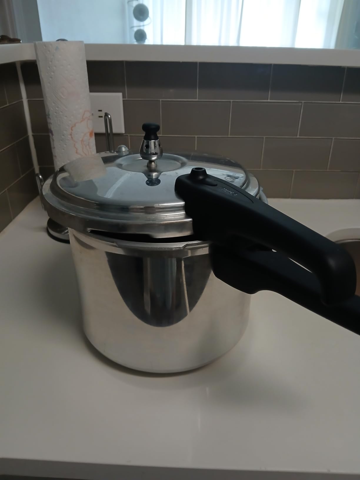 IMUSA USA A417-80807 16Qt Jumbo Stovetop Pressure Cooker with Regulator and Side Handles, Silver customer photo 1
