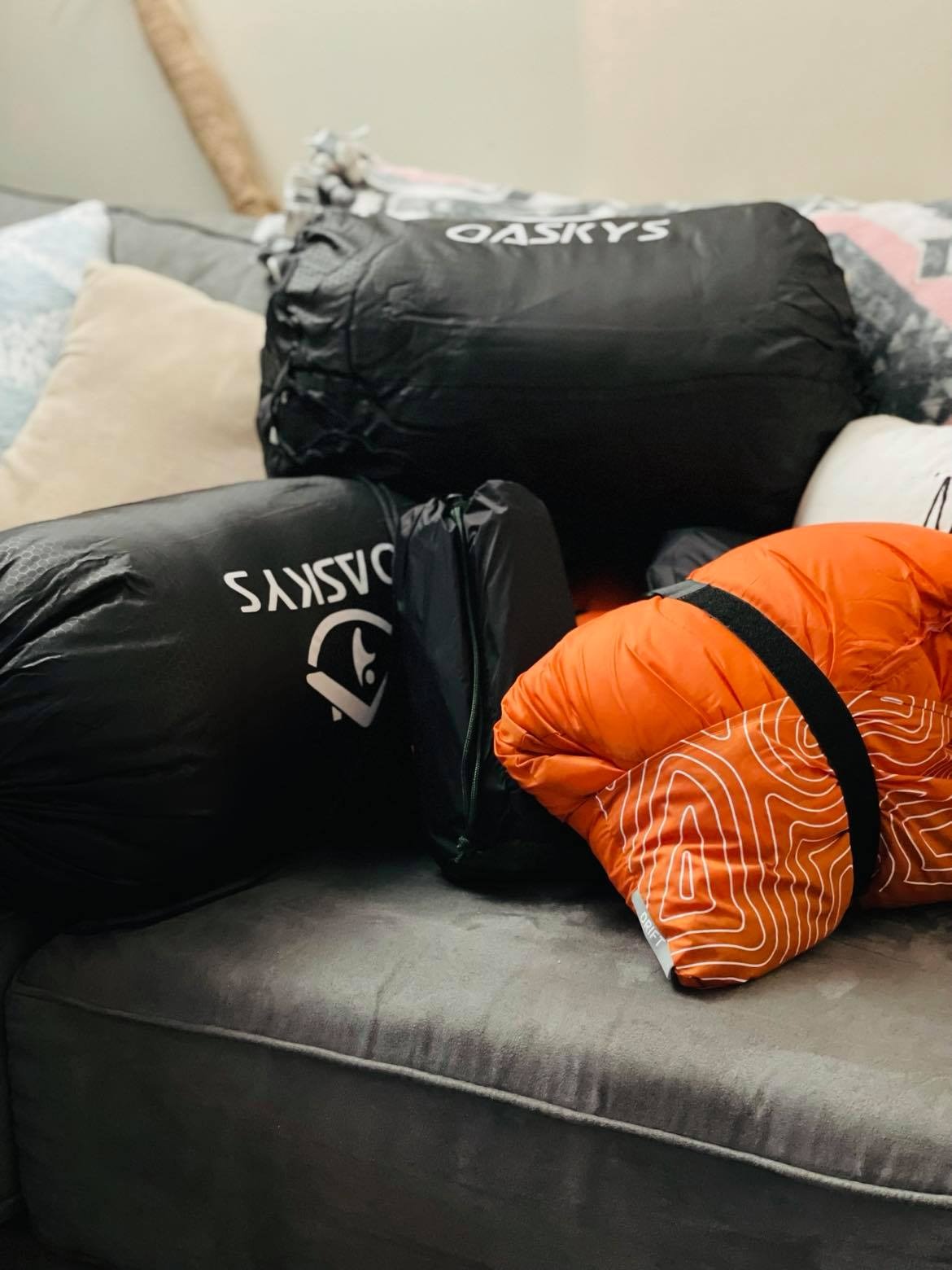 oaskys Camping Sleeping Bag - 3 Season Warm & Cool Weather - Summer Spring Fall Lightweight Waterproof for Adults Kids - Camping Essentials Gear Accessories Hiking Sleep Must Haves customer photo 2