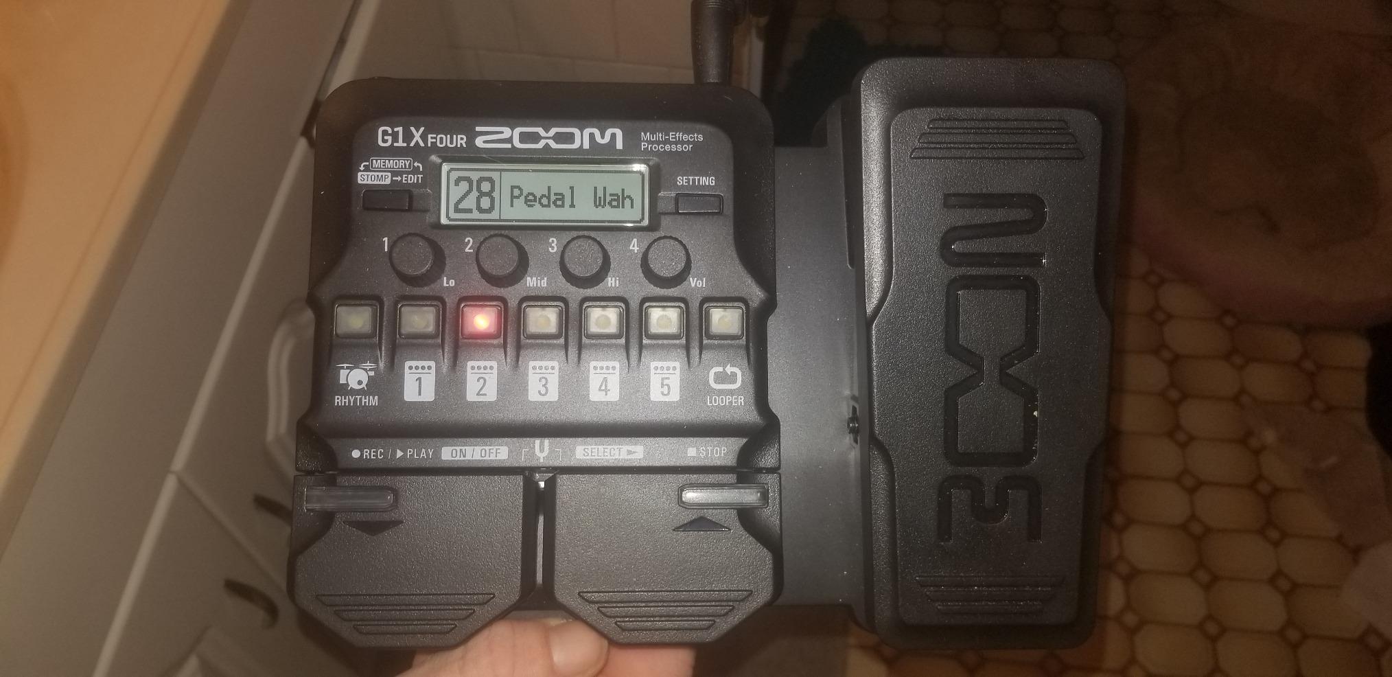 Zoom G1X Four Guitar Multi-Effects Processor with Expression Pedal customer photo 1