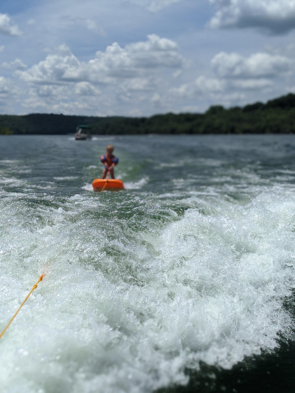 ZUP Coast Board All-in-One Kid's Wakeboard, Trainer Board, Kneeboard, and Water Skis with Rope Handle, Ideal for Water Sports and Boating, Perfect for Beginners and Young Riders customer photo 1