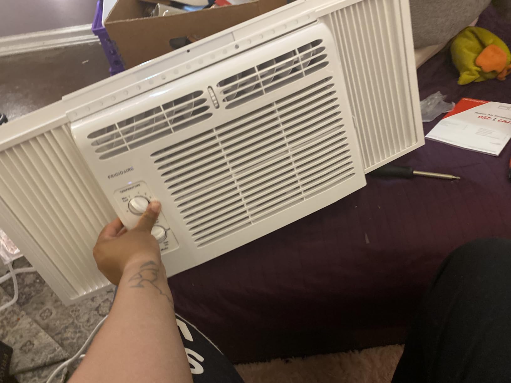 Frigidaire 5,000 BTU Window-Mounted Air Conditioner, Cools Up to 150 Sq. Ft., Quiet Operation, Effortless Temperature Control, 2 Fan Speeds, Auto Restart, White customer photo 2