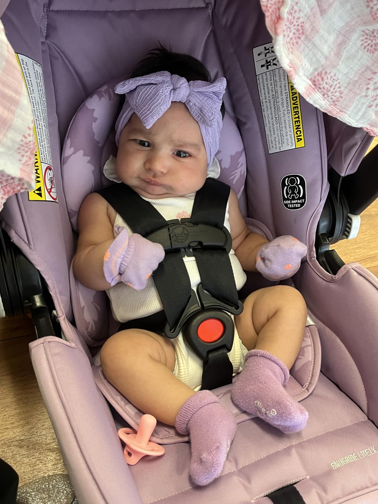 Graco SnugRide Lite LX Infant Car Seat, Lightweight Rear-Facing Seat for Babies 4–30 lb, 4-Position Adjustable Base, Latch Installation & ProtectPlus Engineered, Studio customer photo 1