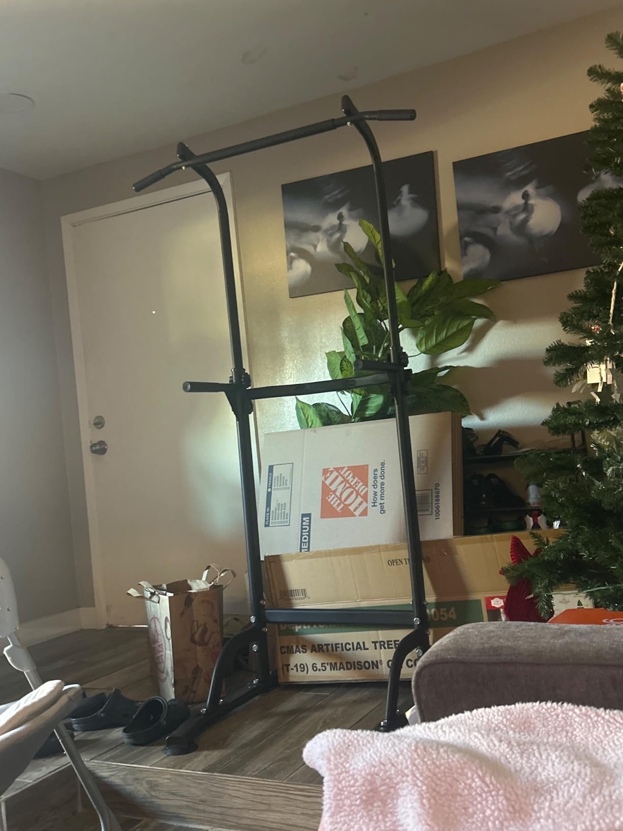 SogesPower Power Tower Dip Station Pull Up Bar Station for Home Gym customer photo 2
