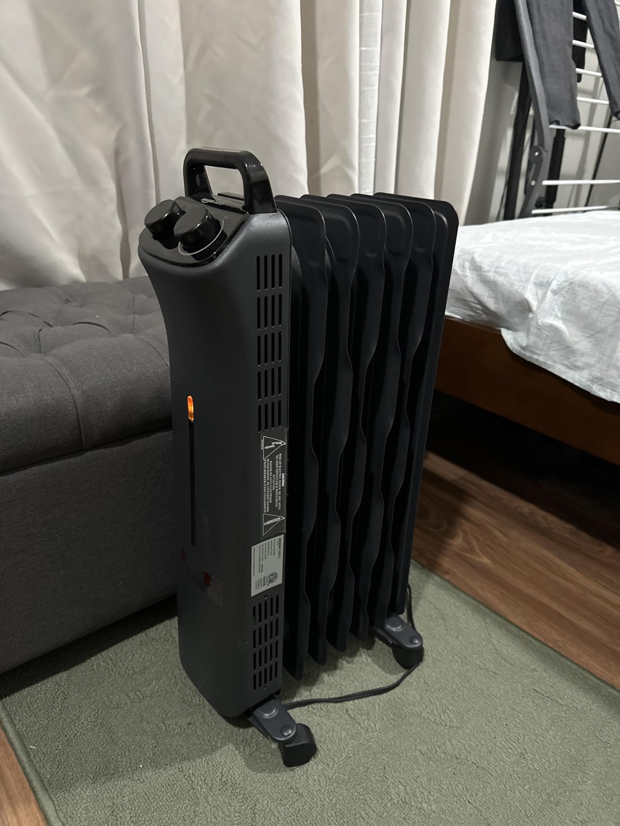 Amazon Basics Portable Oil Space Heater with 7 Oil-Filled Fins, 3 Heat Settings, Adjustable Thermostat, Tip-Over and Overheat Protection, ETL Safety Certificate, 1500W, Black customer photo 2