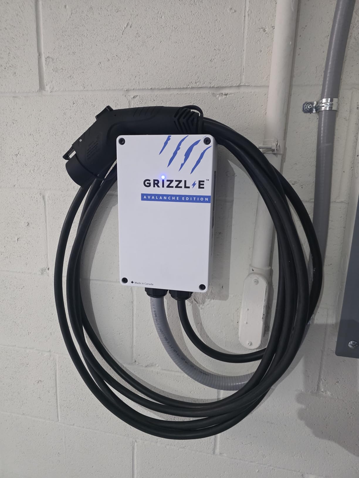 Grizzl-E Classic, Level 2 240V / 40A Electric Vehicle (EV) Charger, UL Certified, Metal Case Enclosure, Indoor/Outdoor Electric Car Fast Wall Charging Station, NEMA 14-50 Plug, Classic Black customer photo 1