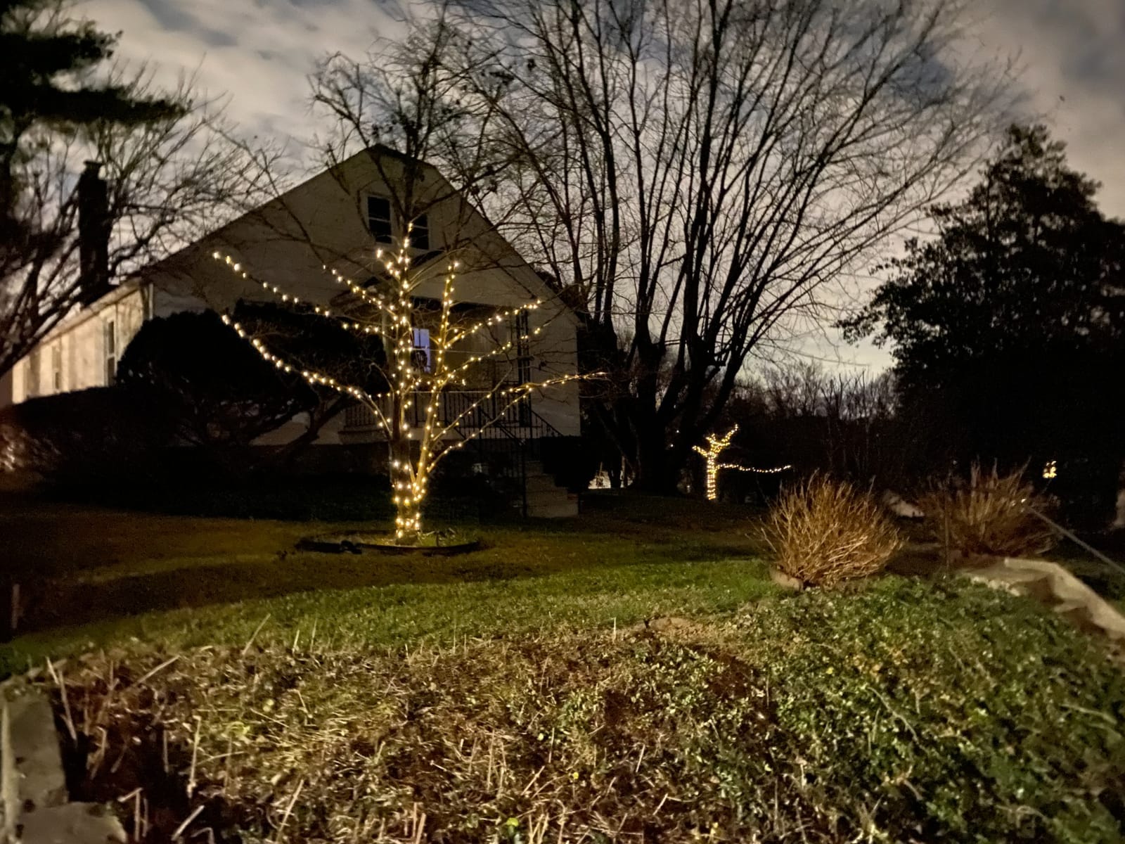 Solar String Lights Outdoor, 2 Pack 400LED 144FT Extra-Long Fairy Lights customer photo 2