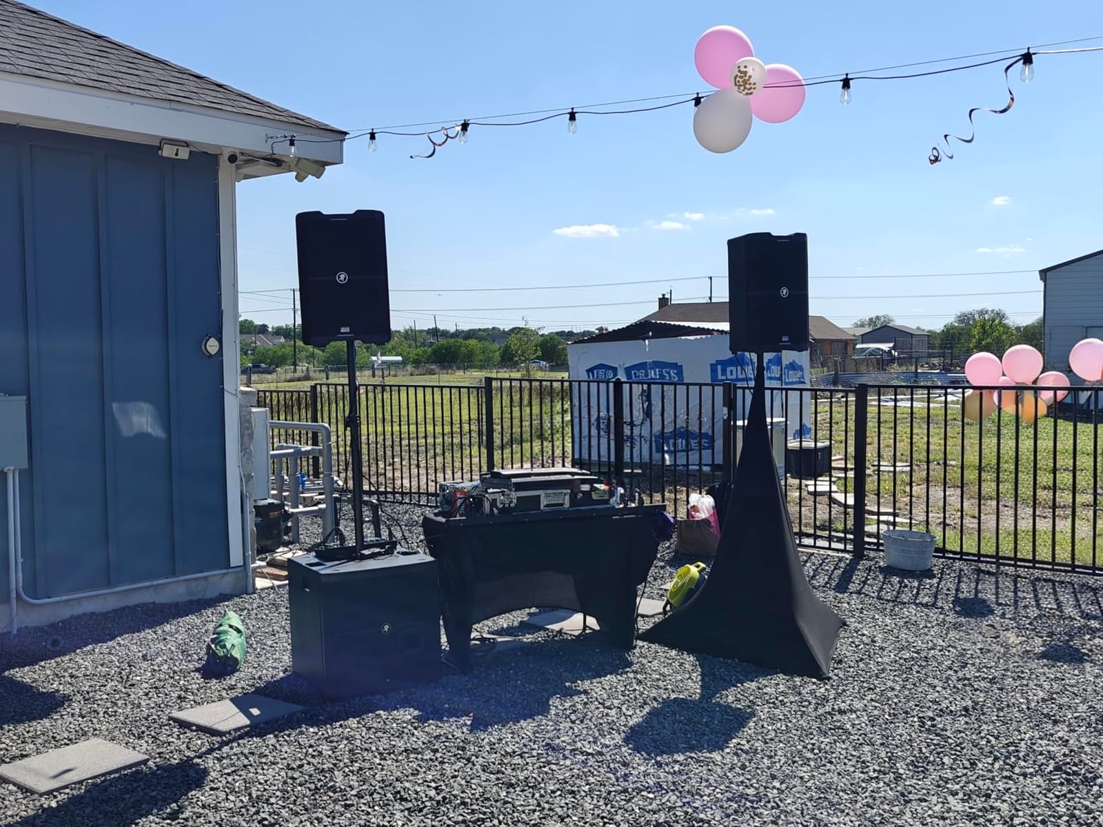 Mackie SRM212 V-Class 2,000W 12-inch Powered Speaker customer photo 1