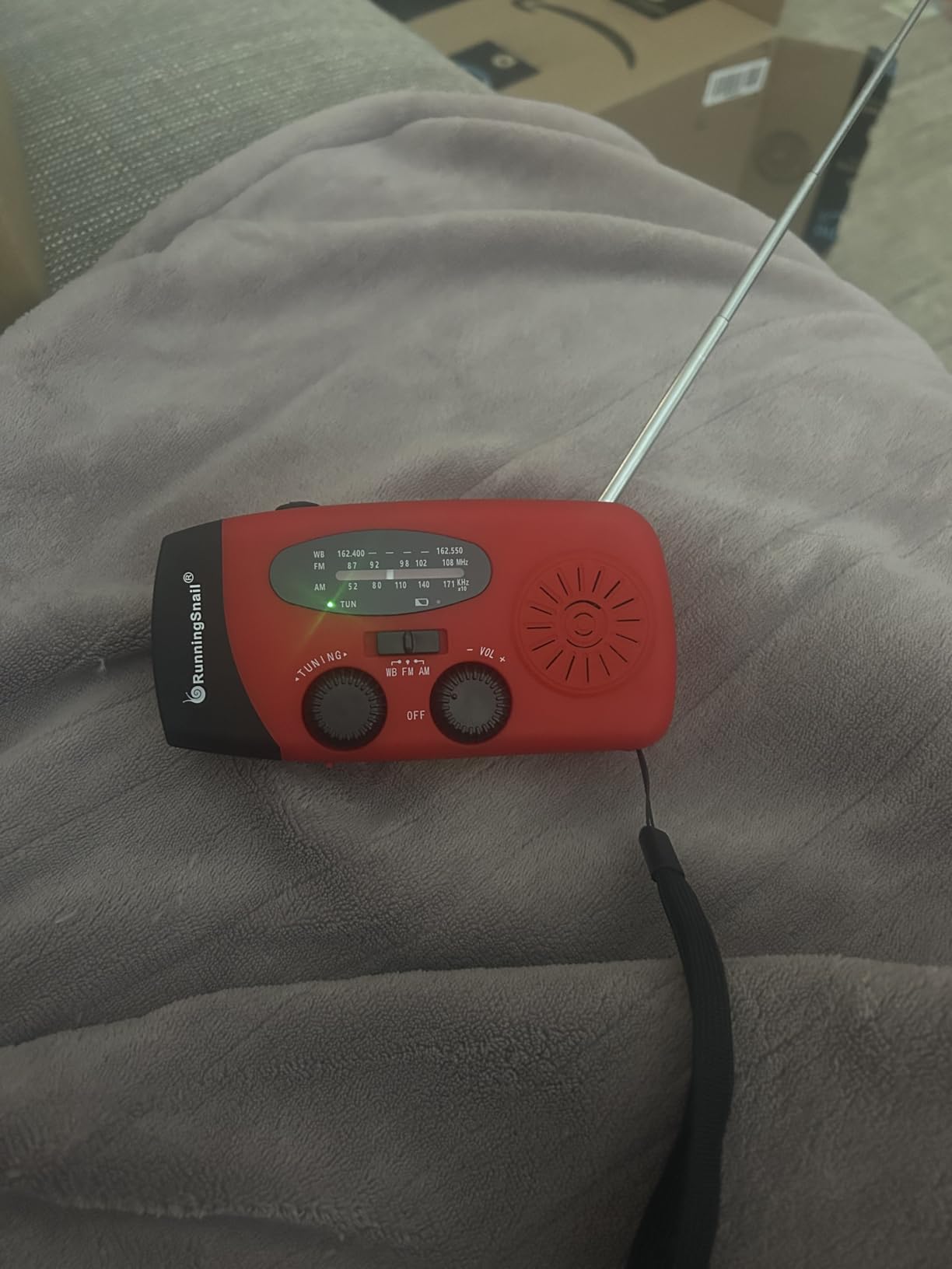 RunningSnail Emergency Crank Radio with 3-Mode Flashlight & Reading Lamp customer photo 2