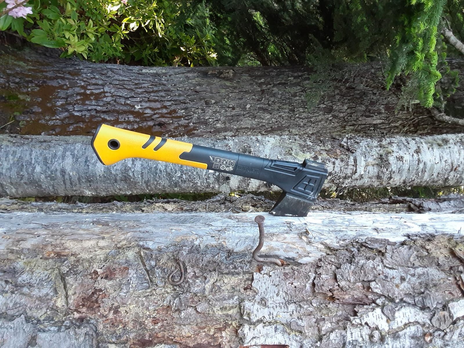 LEXIVON V14 Camping Hatchet, 14-Inch Axe | Ergonomic TPR Grip, Lightweight Fiber-Glass Composite Handle | Protective Carrying Sheath Included (LX-V14) customer photo 1