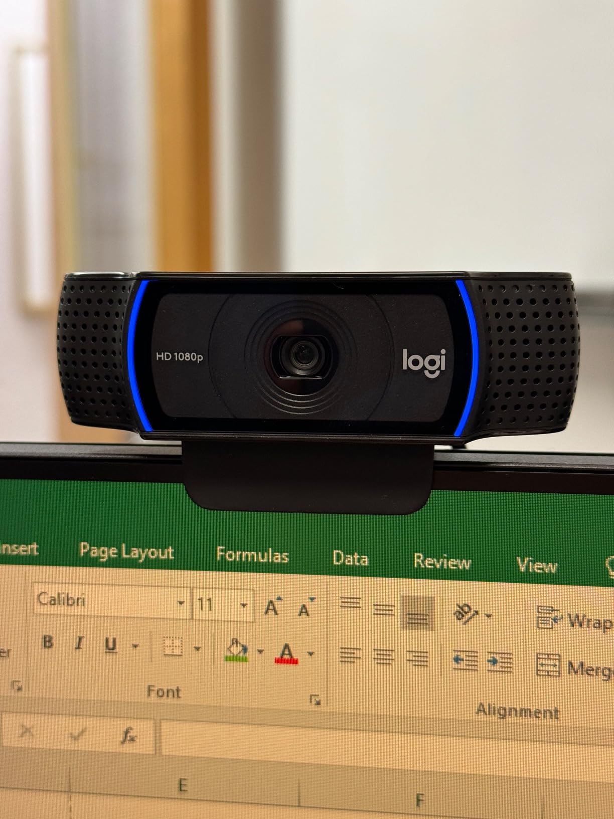 Logitech C920x HD Pro PC Webcam Full 1080p/30fps Video - Black customer photo 2