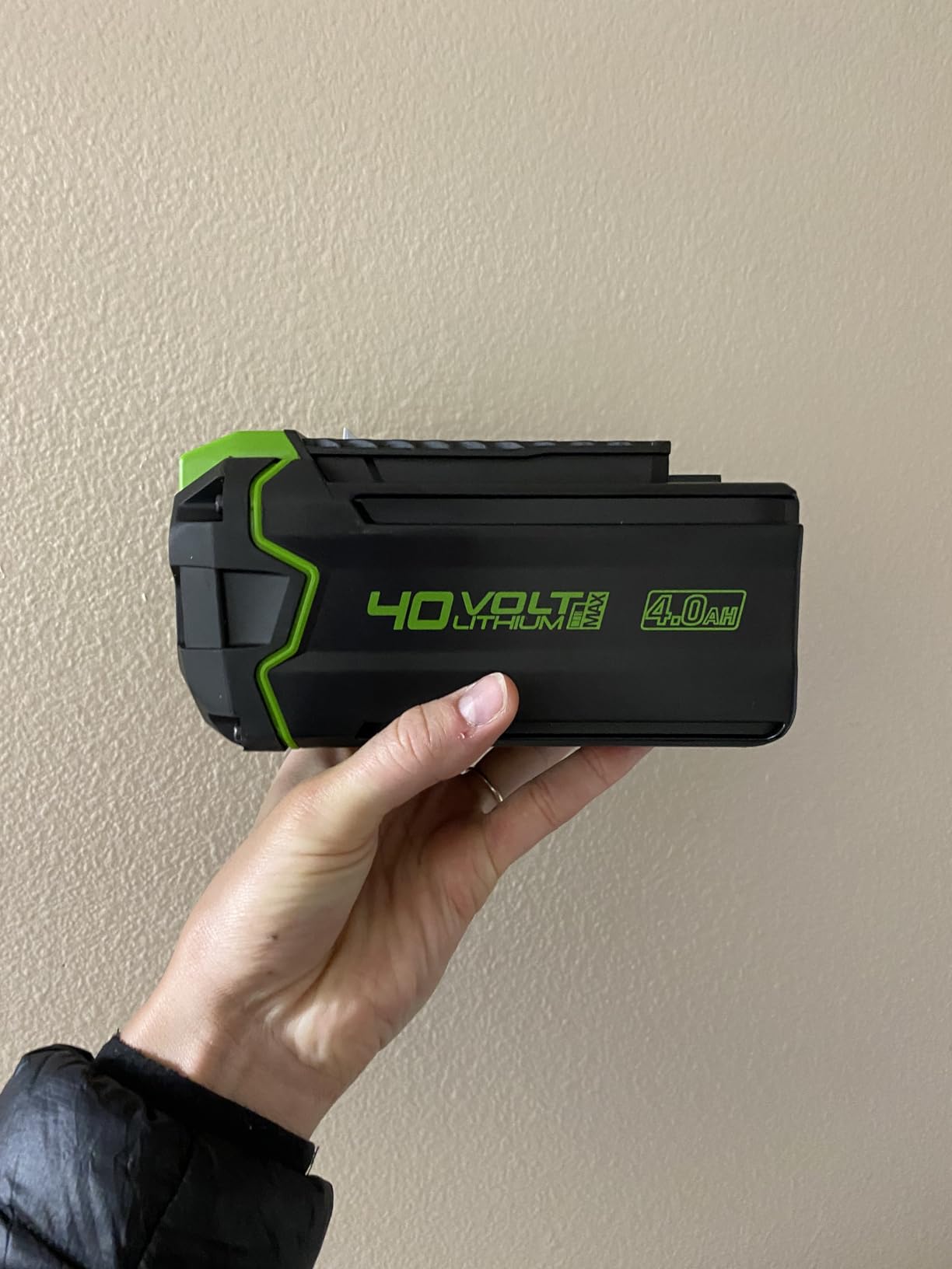 Greenworks 40V (120 MPH / 450 CFM / 75+ Compatible Tools) Cordless Axial Leaf Blower, 4.0Ah Battery and Charger Included customer photo 1