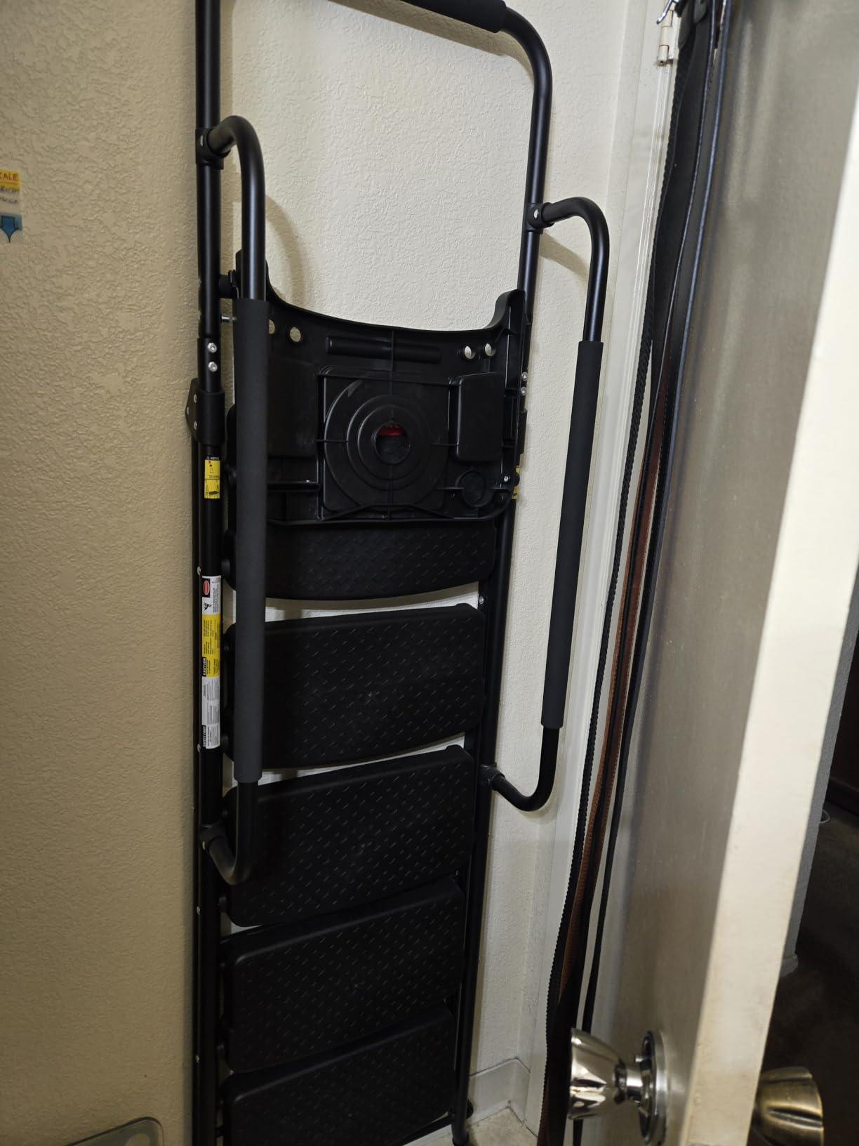 HBTower Step Ladder, Folding Step Stool with Wide Anti-Slip Pedal customer photo 2