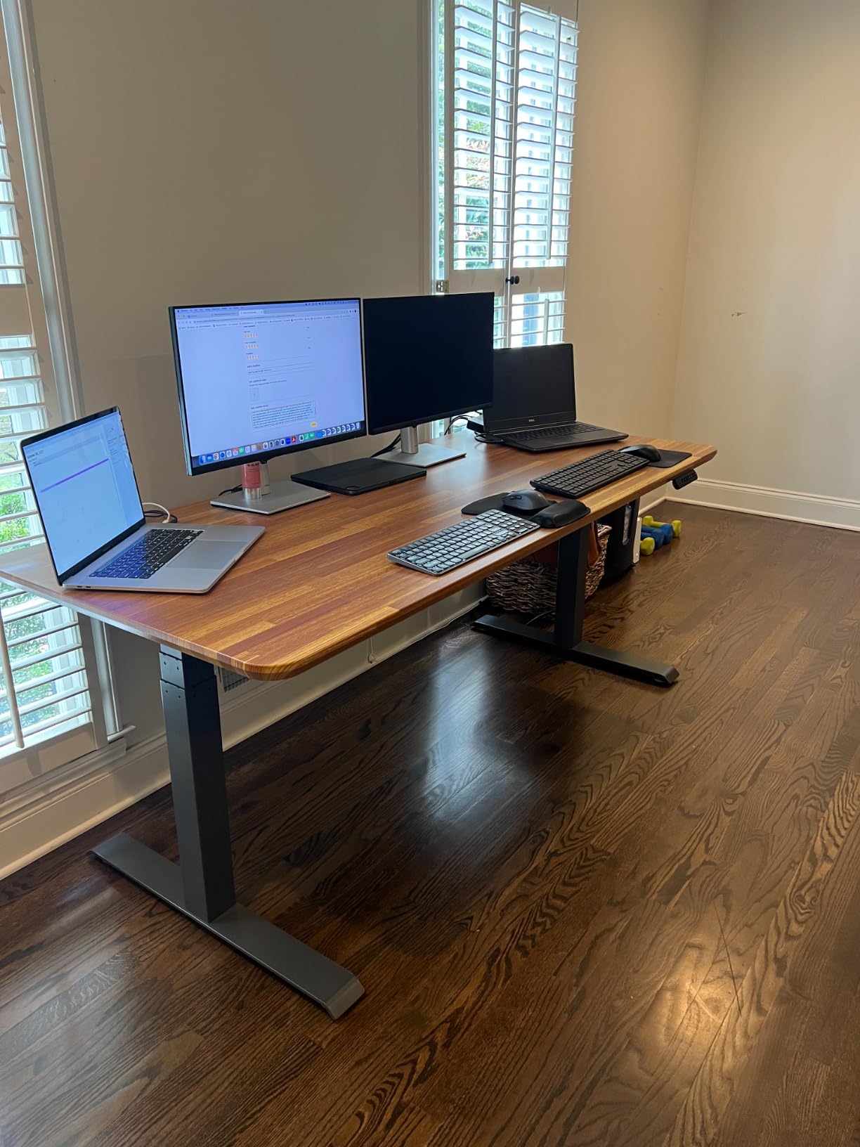 Vari Classic Electric Standing Desk – 60x30 – Reclaimed Wood/Slate customer photo 1