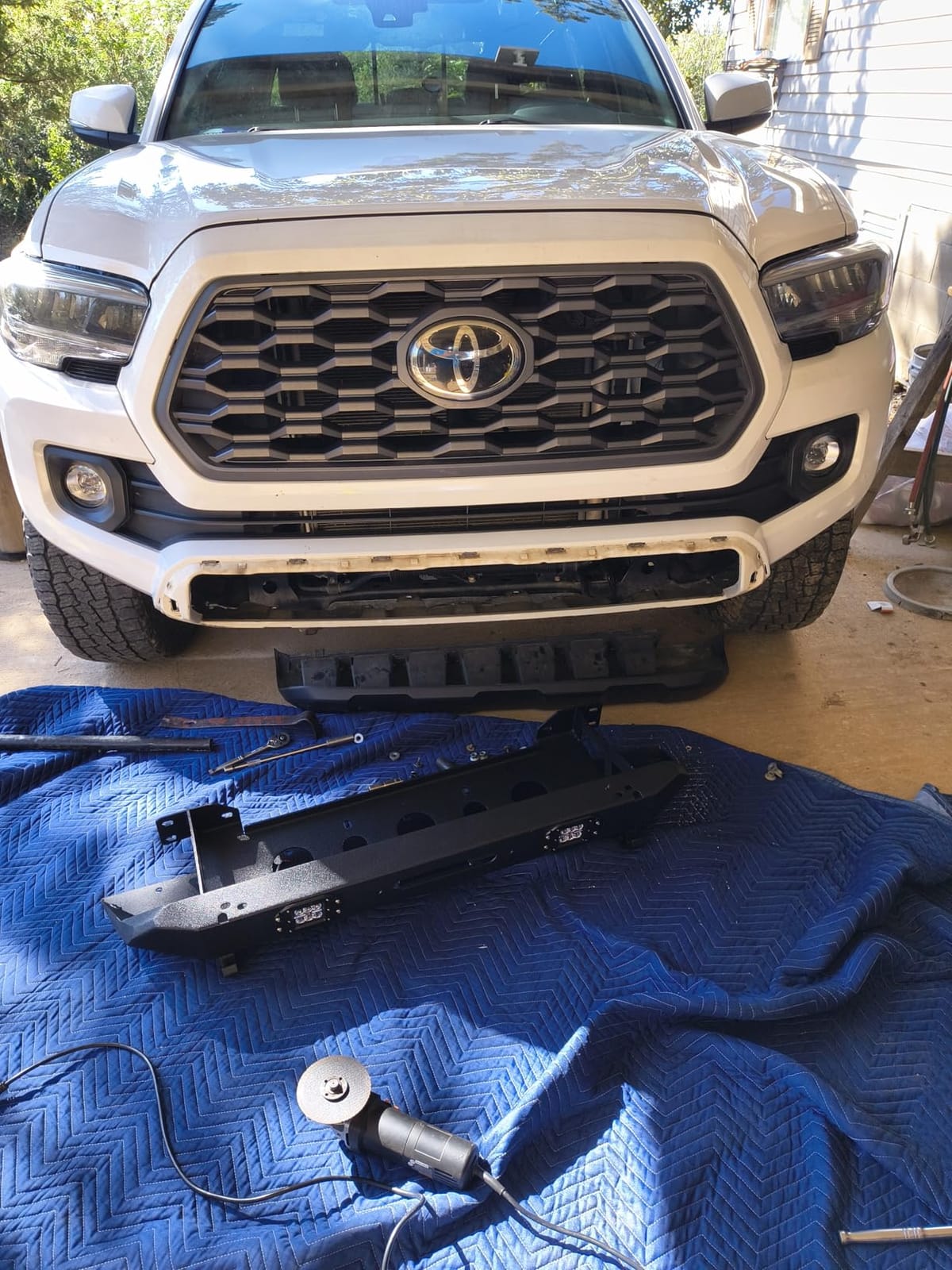 VEVOR 13,500 lb Electric, Truck Winch 12V DC 3/8 in x 80 ft Synthetic Rope Aluminum Fairlead Wireless & Wired Remote Control, 13500 lbs, IP55 Waterproof Towing for Off Road Jeep SUV Boat customer photo 1