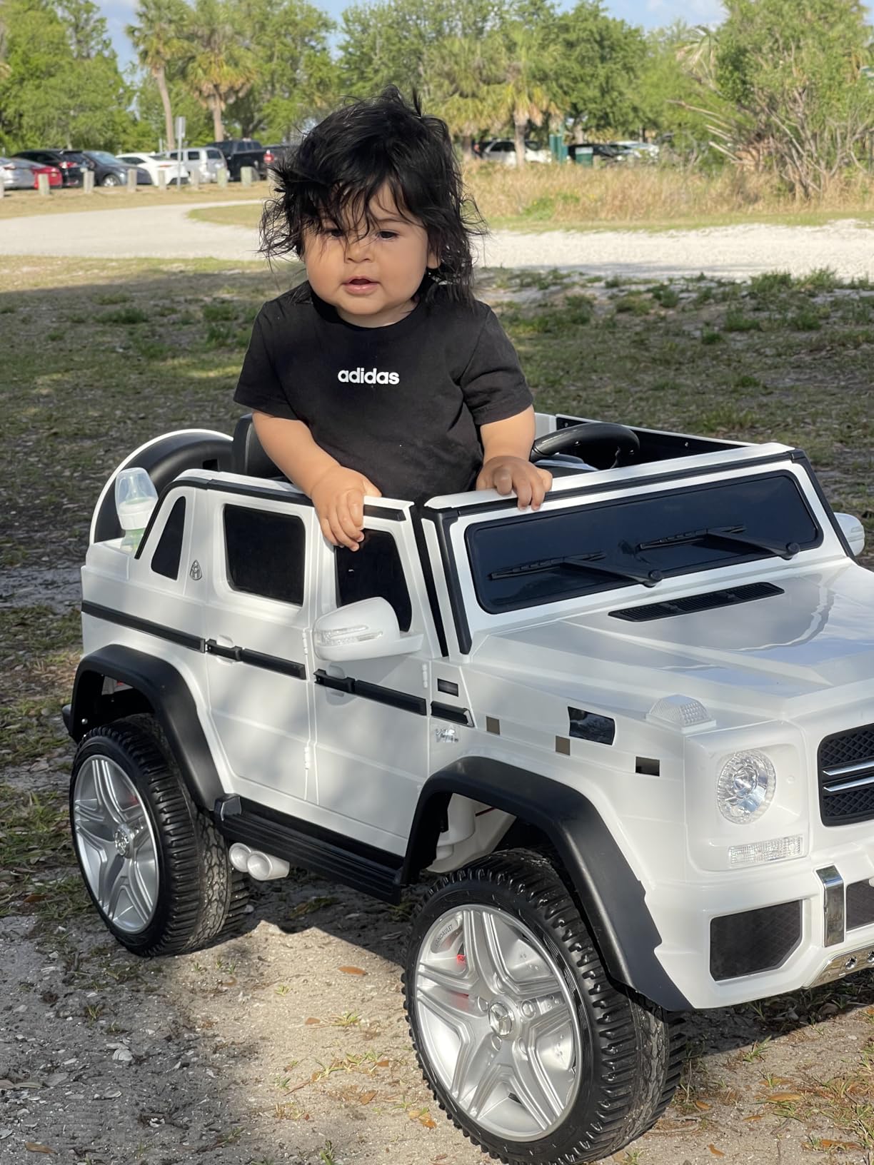 JOYLDIAS Ride On Cars, Licensed Mercedes-Benz Maybach G650S customer photo 1