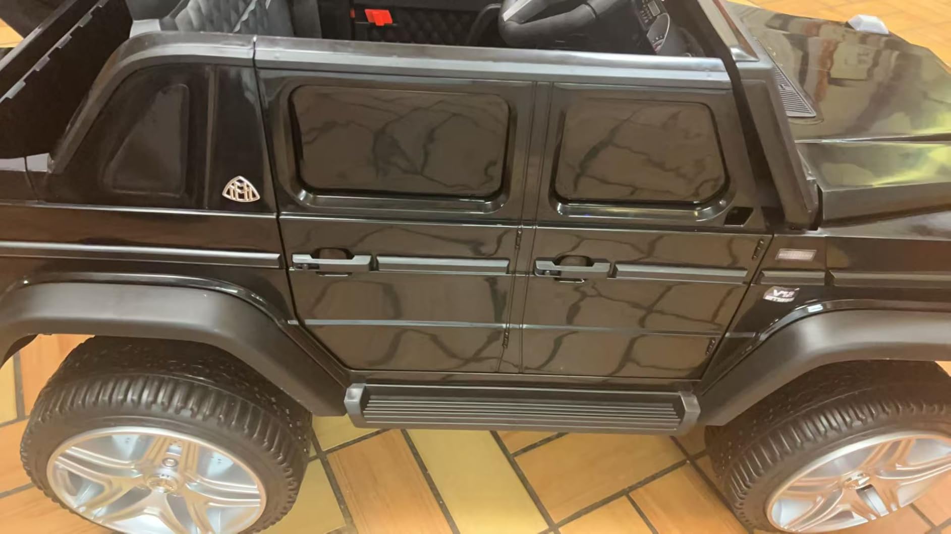 JOYLDIAS Ride On Cars, Licensed Mercedes-Benz Maybach G650S customer photo 2