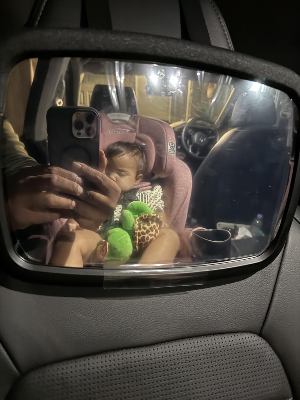 Munchkin Pivot 360 Baby Car Mirror for Rear-Facing Car Seats, Black, 1 Pack customer photo 2