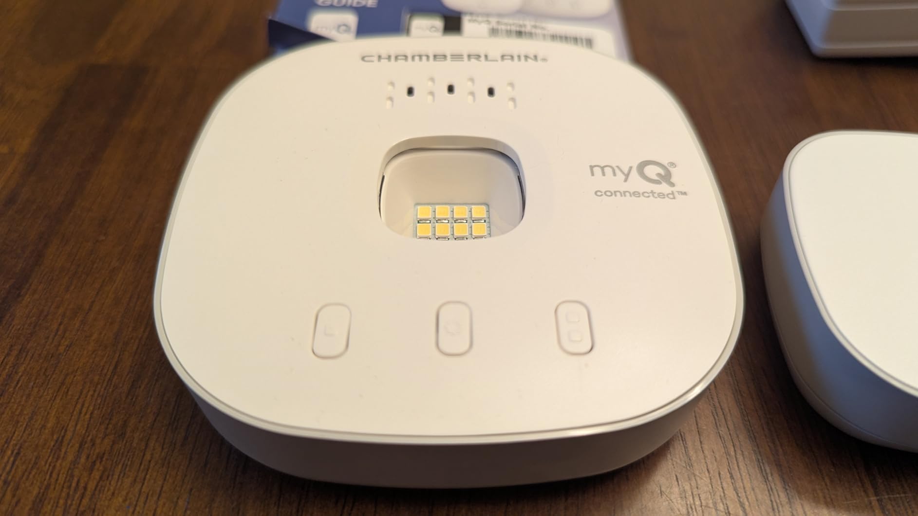 CHAMBERLAIN Smart Garage Control - Wireless Garage Hub and Sensor with Wifi & Bluetooth - Smartphone Controlled, myQ-G0401-ES, White customer photo 1