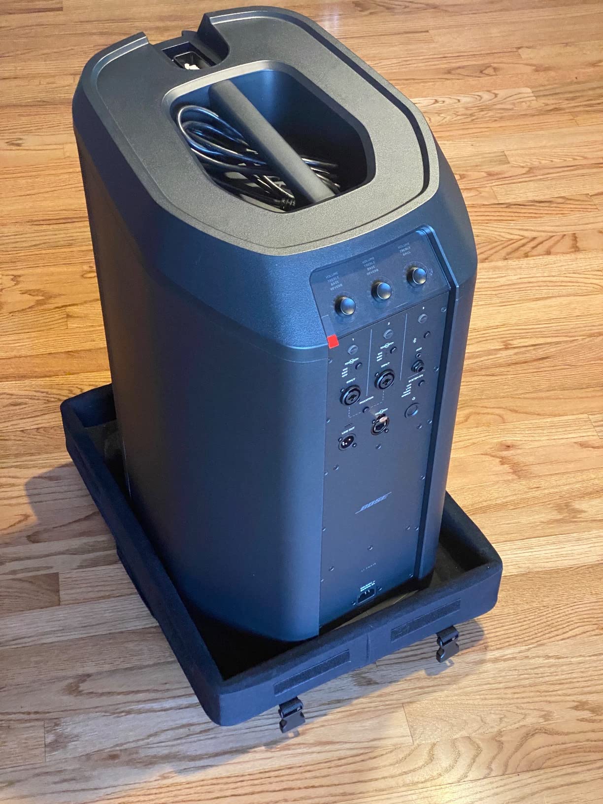 Bose L1 Pro16 - Portable PA System Portable Line Array Speaker with Integrated Bluetooth Built-in Mixer and Wireless App Control customer photo 2