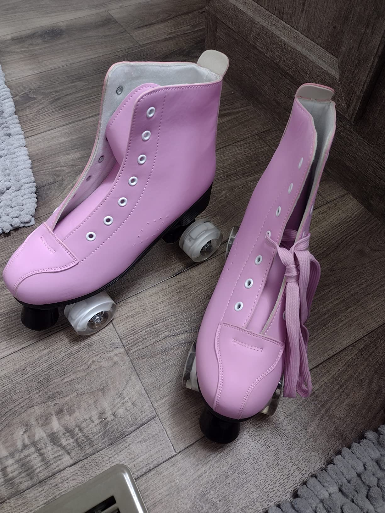 YYW Roller Skates for Women Men, High Top PU Leather Classic Double-Row Roller Skates, Indoor Outdoor Roller Skates for Beginner a Shoes Bag customer photo 1