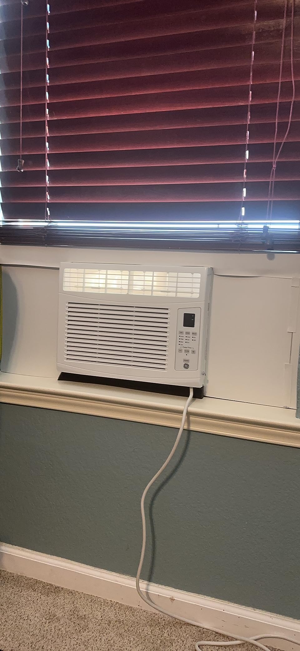 GE Electronic Window Air Conditioner 6000 BTU, Efficient Cooling for Smaller Areas Like Bedrooms and Guest Rooms, 6K BTU Window AC Unit with Easy Install Kit, White customer photo 2