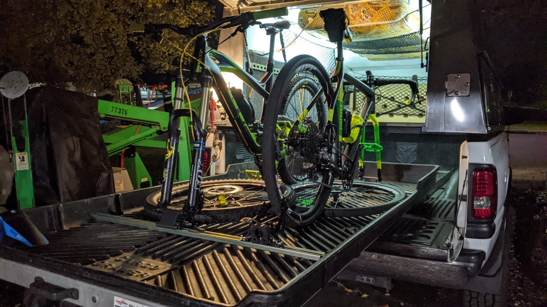 ONIPAX Bike Fork Mount Rack, Truck Bed & Van, 9mm QR/12x100/15x100 customer photo 1