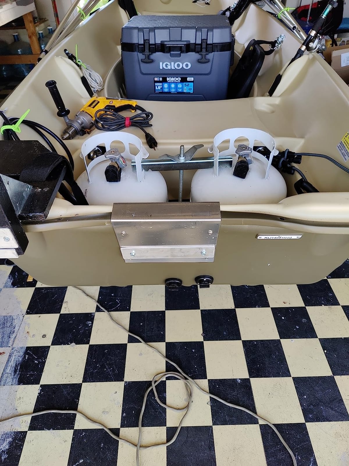 Flame King YSN11SQT 11 Pound Propane Tank Cylinder Squatty with Type 1 OPD Valve, White customer photo 1