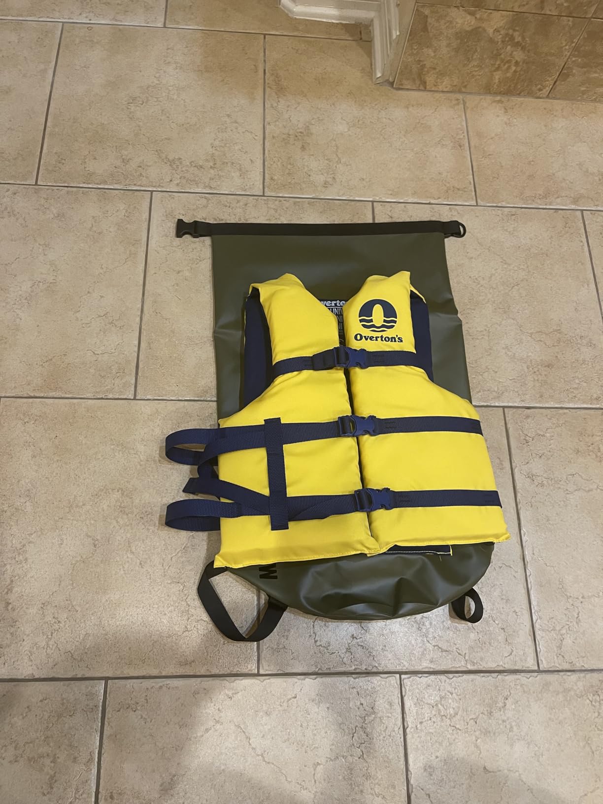 Overton's Universal Adult Life Jacket - Pack of 4, Nylon Shell with Closed-Cell Foam, Open Sides and Sturdy Belts, USCG Approved Type III, Fits Chest Sizes 30