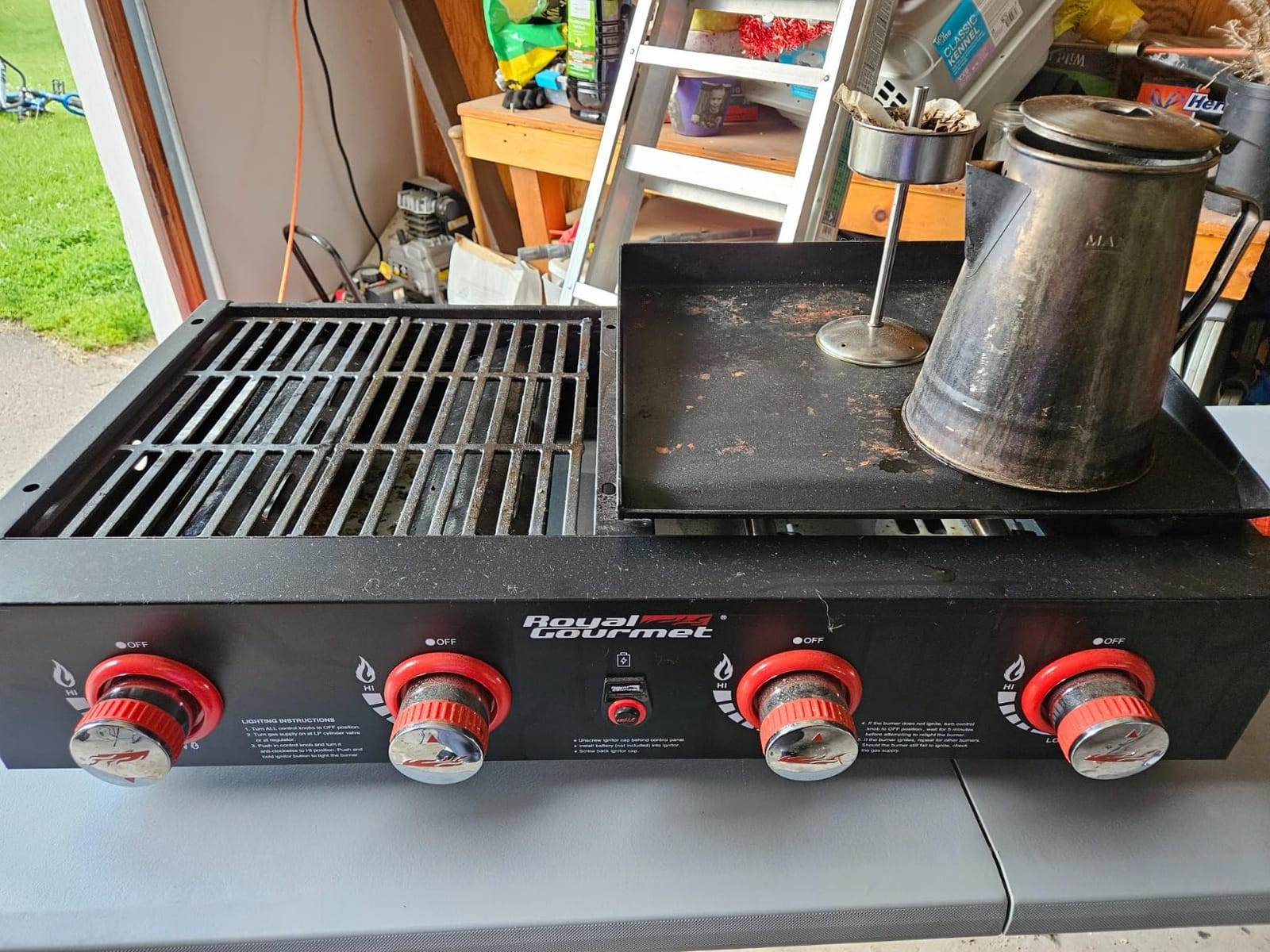 Royal Gourmet GD4002T 4-Burner Tailgater Grill and Griddle Combo customer photo 1