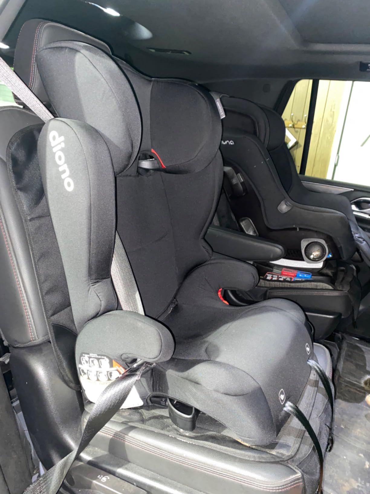 Diono Cambria 2 XL, Dual Latch Connectors, 2-in-1 Belt Positioning Booster Seat, High-Back to Backless Booster, Space and Room to Grow, 7 Headrest Positions, 8 Years 1 Booster Seat, Black customer photo 2