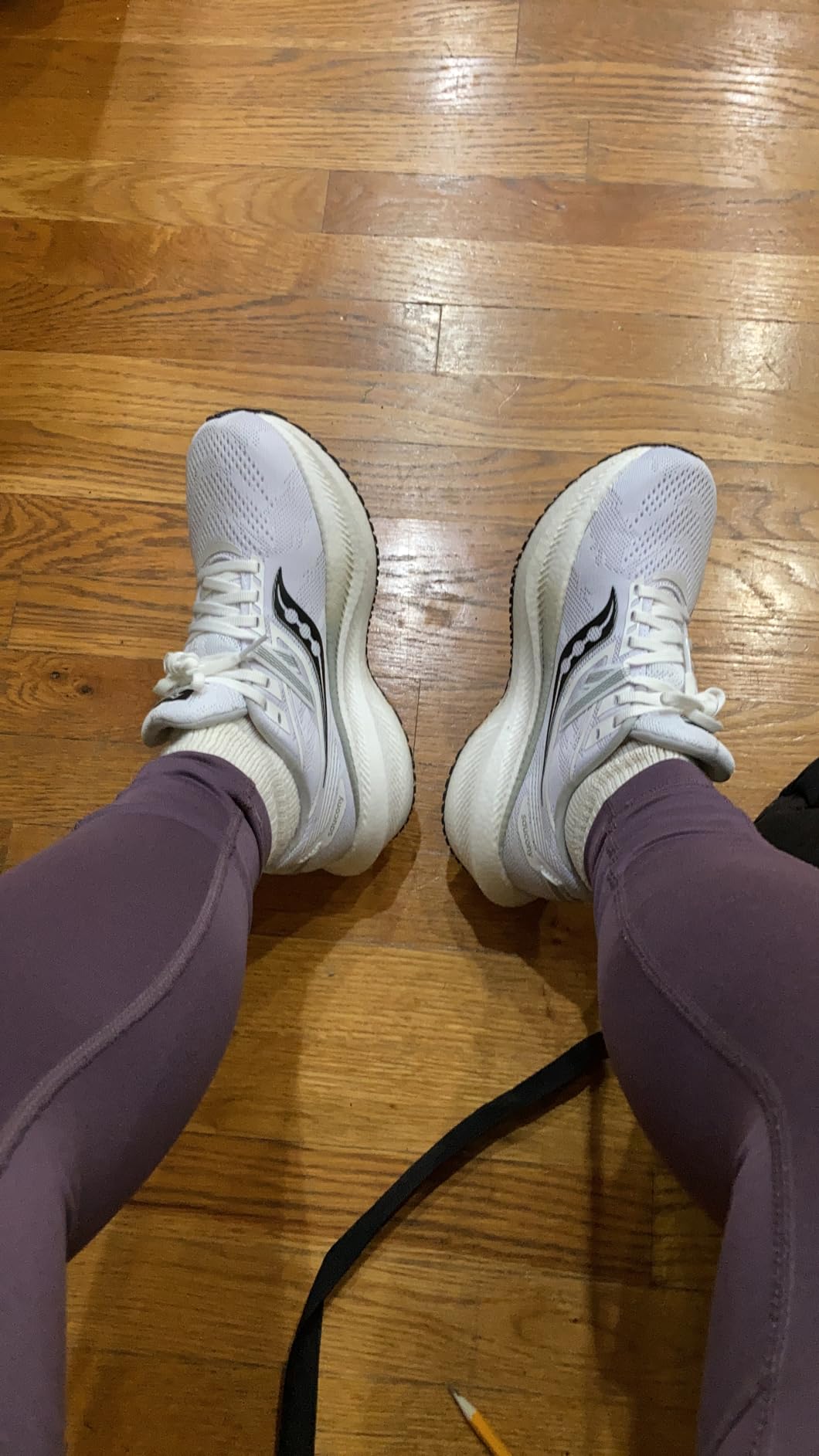 Saucony Women's Triumph 20 Sneaker customer photo 2