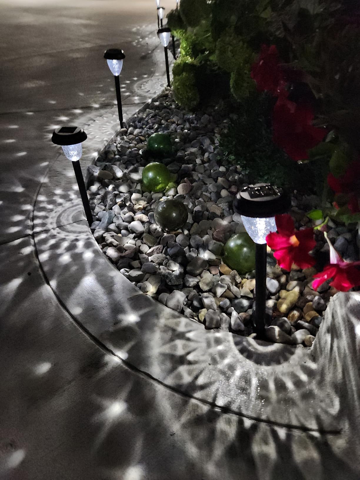 URAGO Super Bright Solar Lights Outdoor Waterproof-10 Pack, Dusk to Dawn Up to 12 Hrs Solar Powered Outdoor Pathway Garden Lights Auto On/Off, LED Landscape Lighting Decorative for Walkway Patio Yard customer photo 2