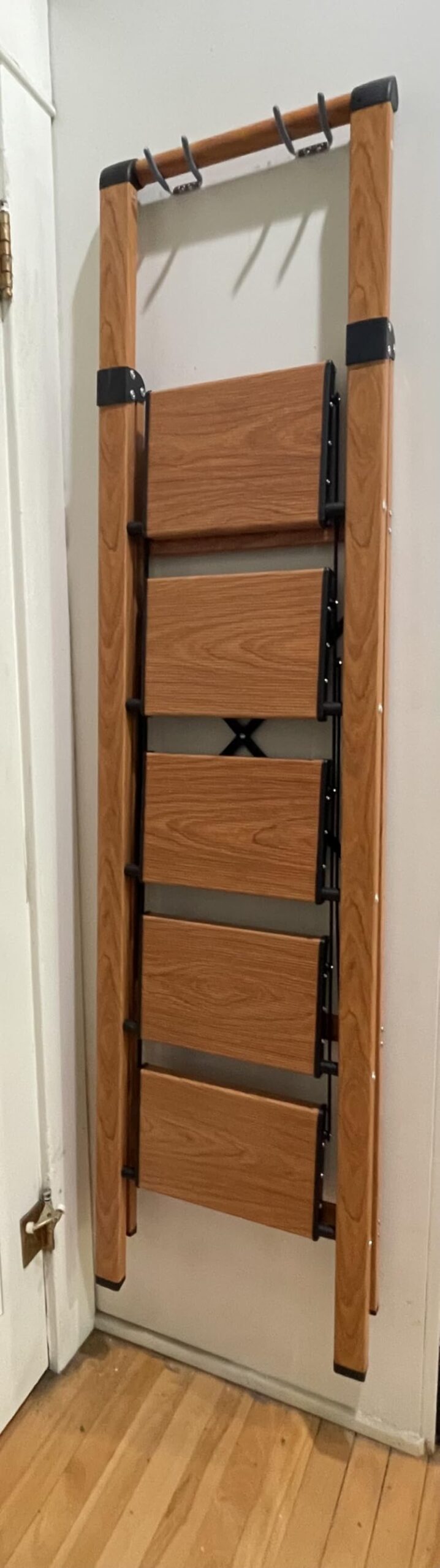 WOA WOA 4 Step Ladders for Home, 300lbs Load, 37'' Top Step, Black customer photo 1