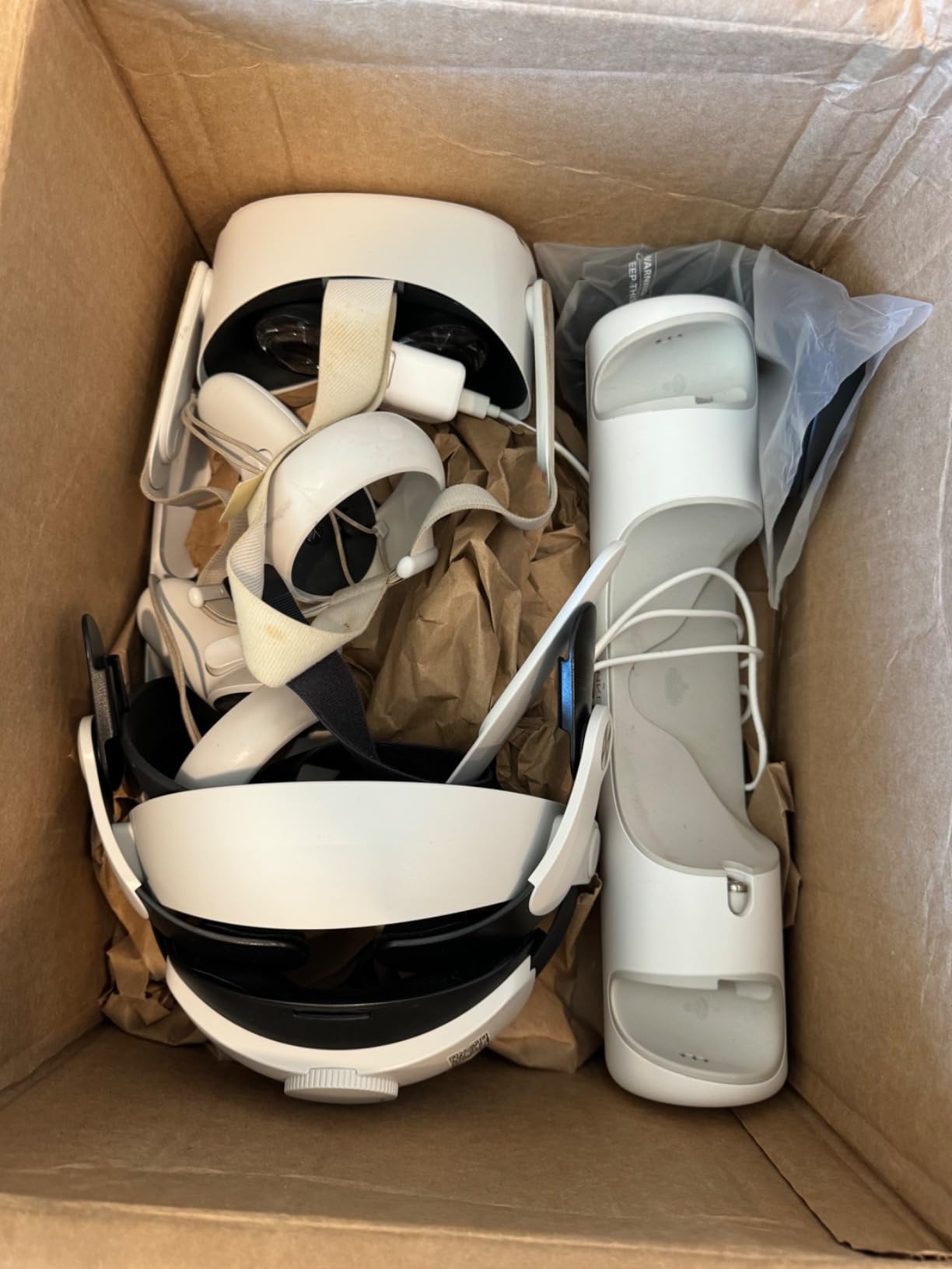 Oculus Quest 2 VR Headset 128GB Holiday Set - Advanced All-in-One Virtual Reality Headset Cover Set, White customer photo 1