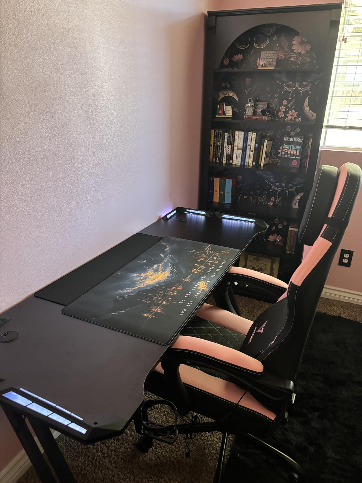 HLDIRECT 47 Inch Gaming Desk with App-Controlled RGB LED Lights, Black customer photo 1