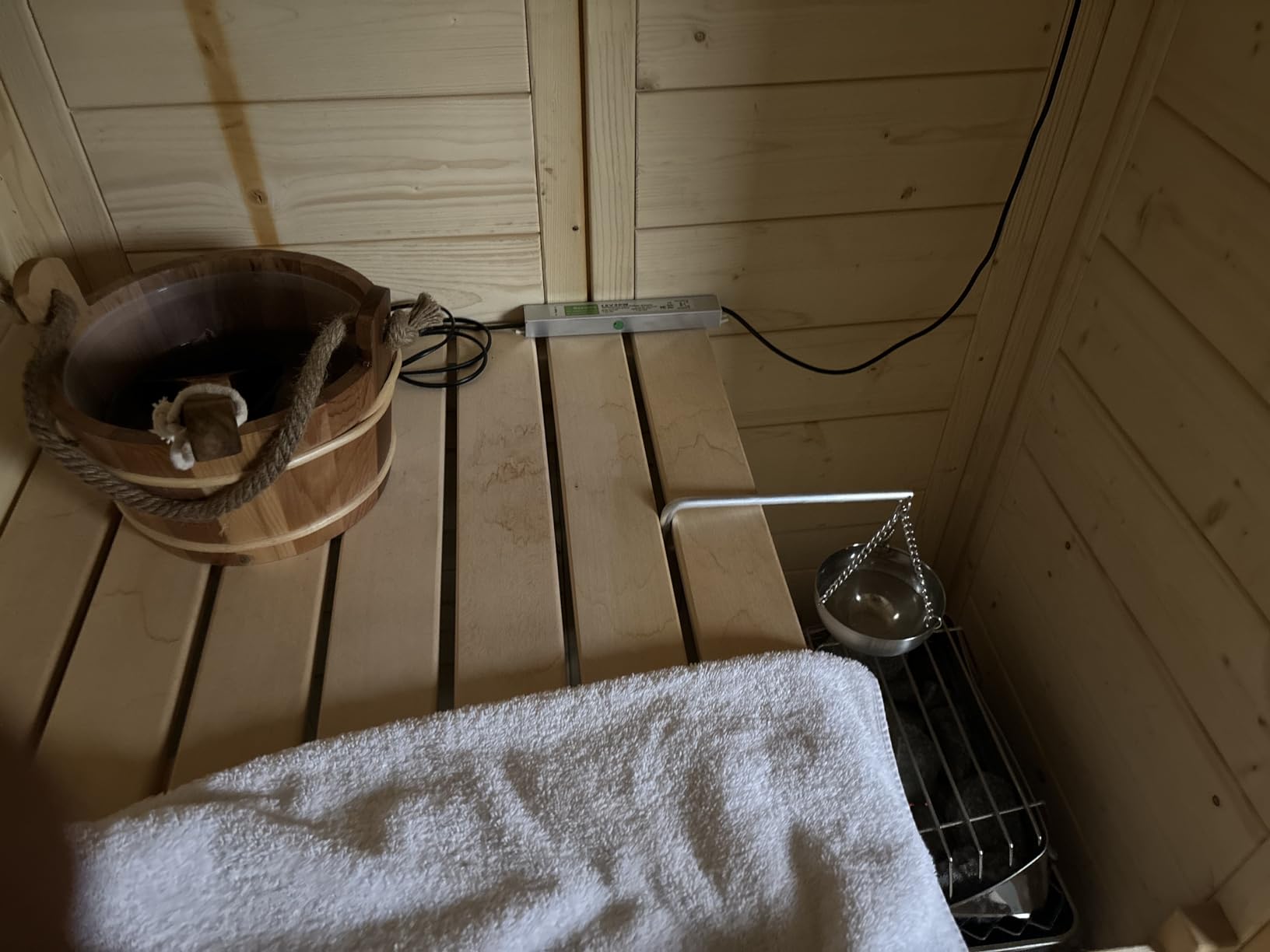 Northwood Sauna - Sauna Bucket and Ladle Set - Handmade from Canadian Red Cedar Wood - Natural Rope Handle - 1 Gallon (4 Liters) Water Capacity customer photo 2