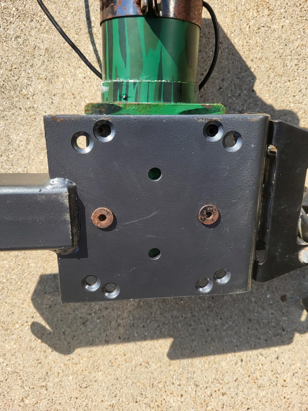 Universal Winch Mounting Plate with 2