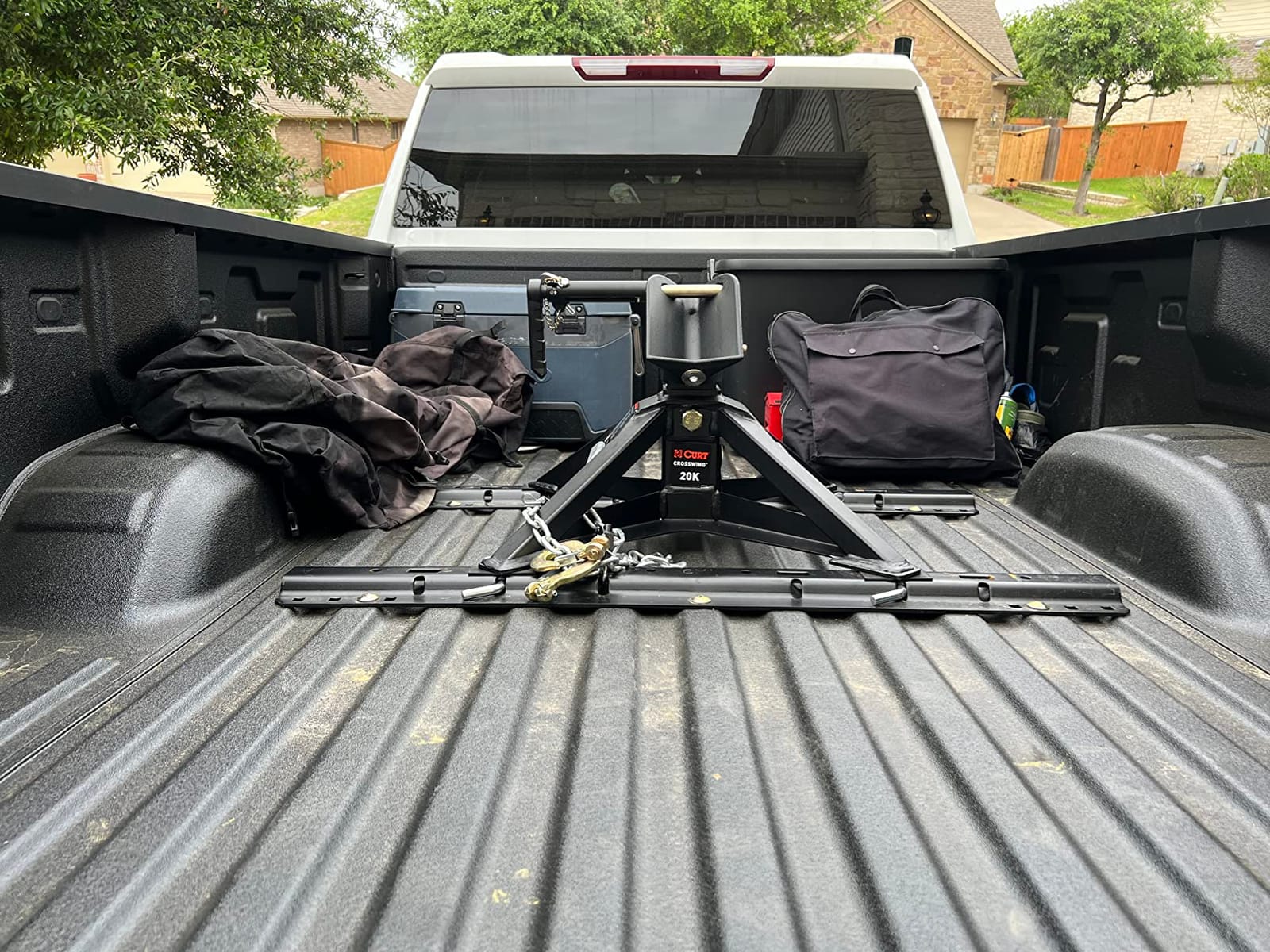 CURT 16600 CrossWing Lightweight 5th Wheel Hitch, 20,000 lbs. customer photo 2