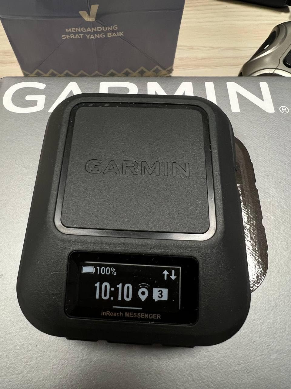 Garmin inReach® Messenger Satellite Communicator, Global Two-Way Messaging customer photo 2