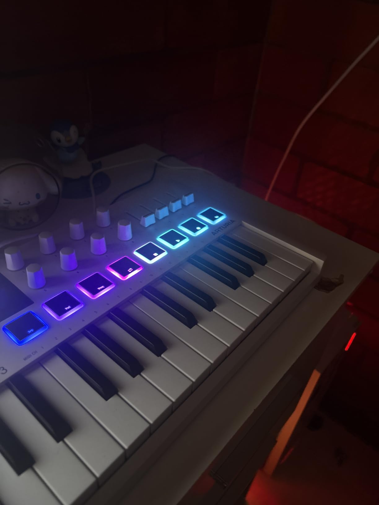 Arturia MiniLab 3 Universal MIDI Controller, White customer photo 1