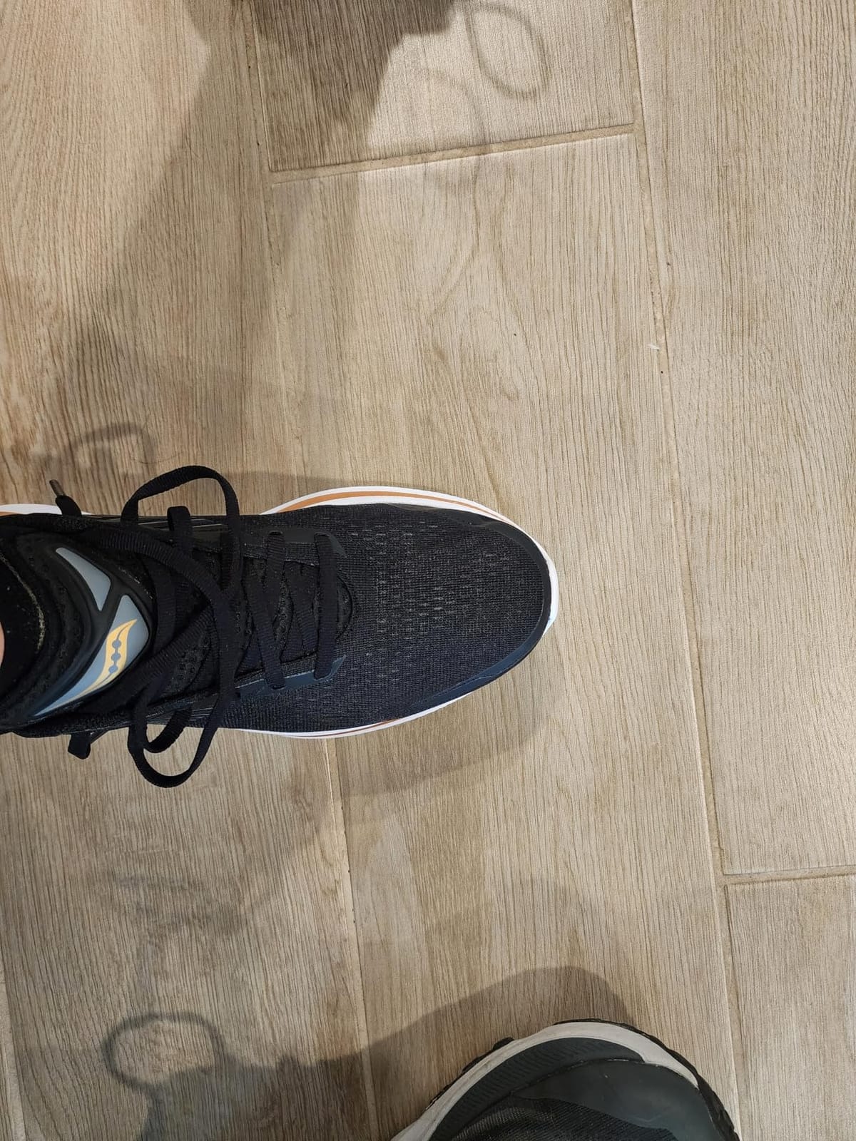 Men's Endorphin Shift 3 Running Shoes customer photo 2