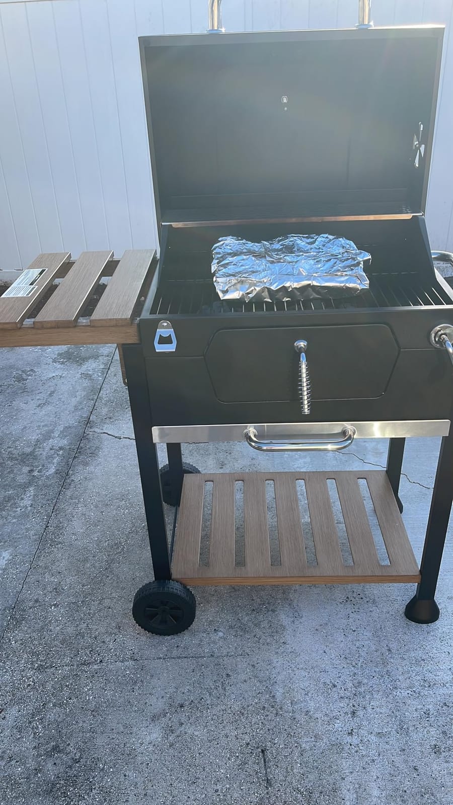 Royal Gourmet CD1824M 24-Inch Charcoal Grill, Folding Table, 490 Sq. In. customer photo 2