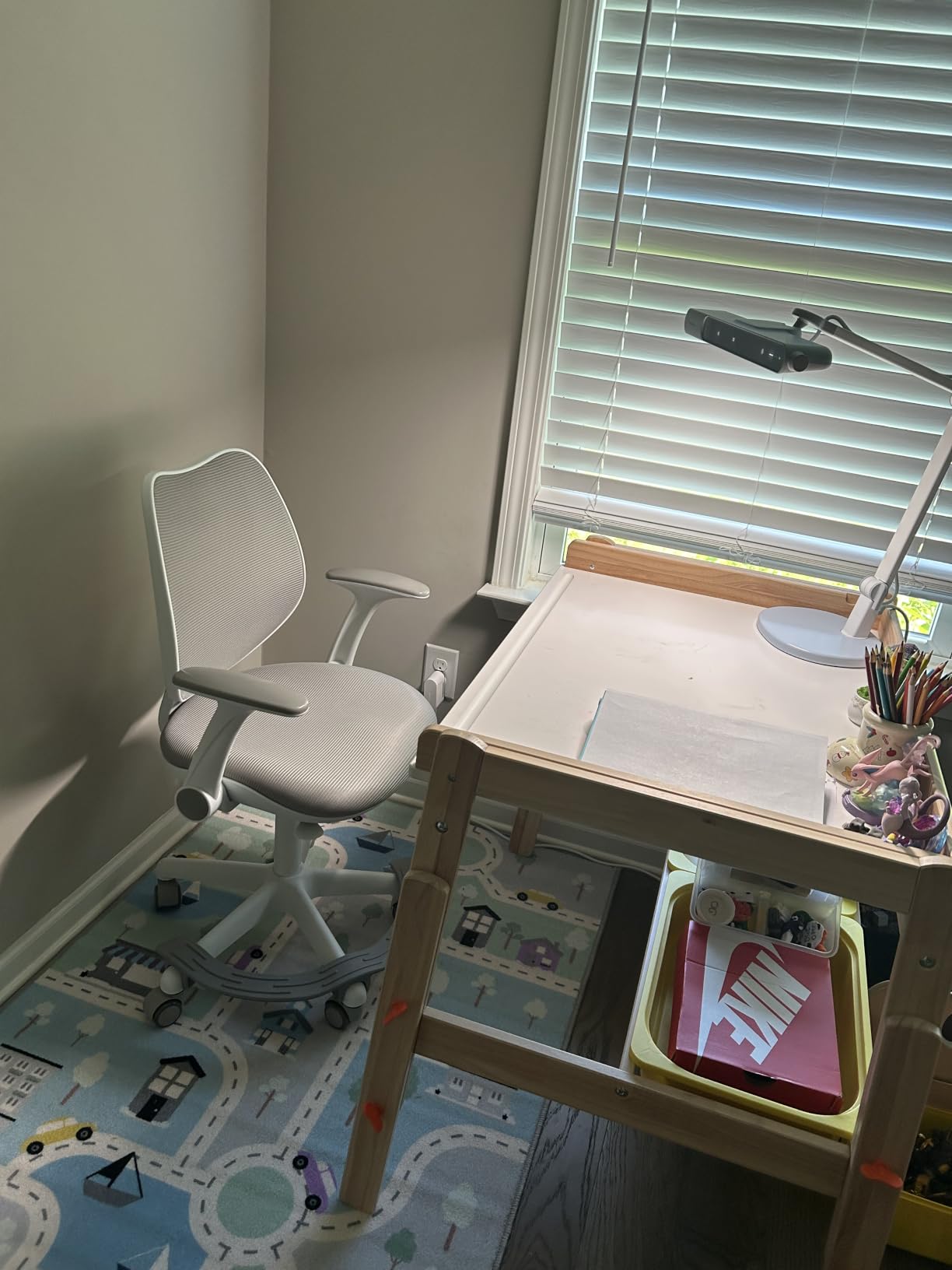 HOMEFUN Kids Desk Chair with Armrest and Footrest customer photo 1