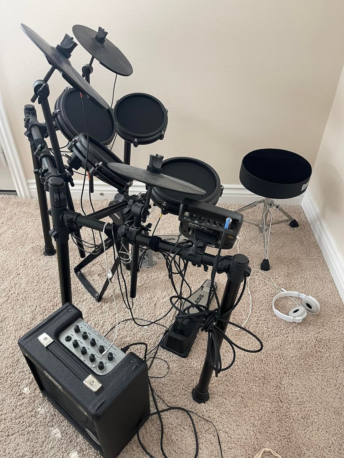 GrowDaily Drum Throne Seat,Adjustable Stool Drum Universal Thick Padded Drum Throne Drummer Stool with 2Pacs 5A Drumsticks customer photo 1